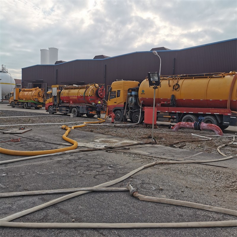 振兴污水池清理